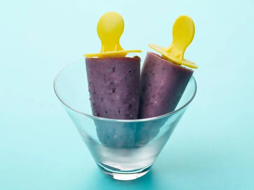 Food Network Kitchen’s Healthy Blueberry-Oat Breakfast Ice Pops for Year of Oats/Drunk Pies/Diners, as seen on Food Network.
