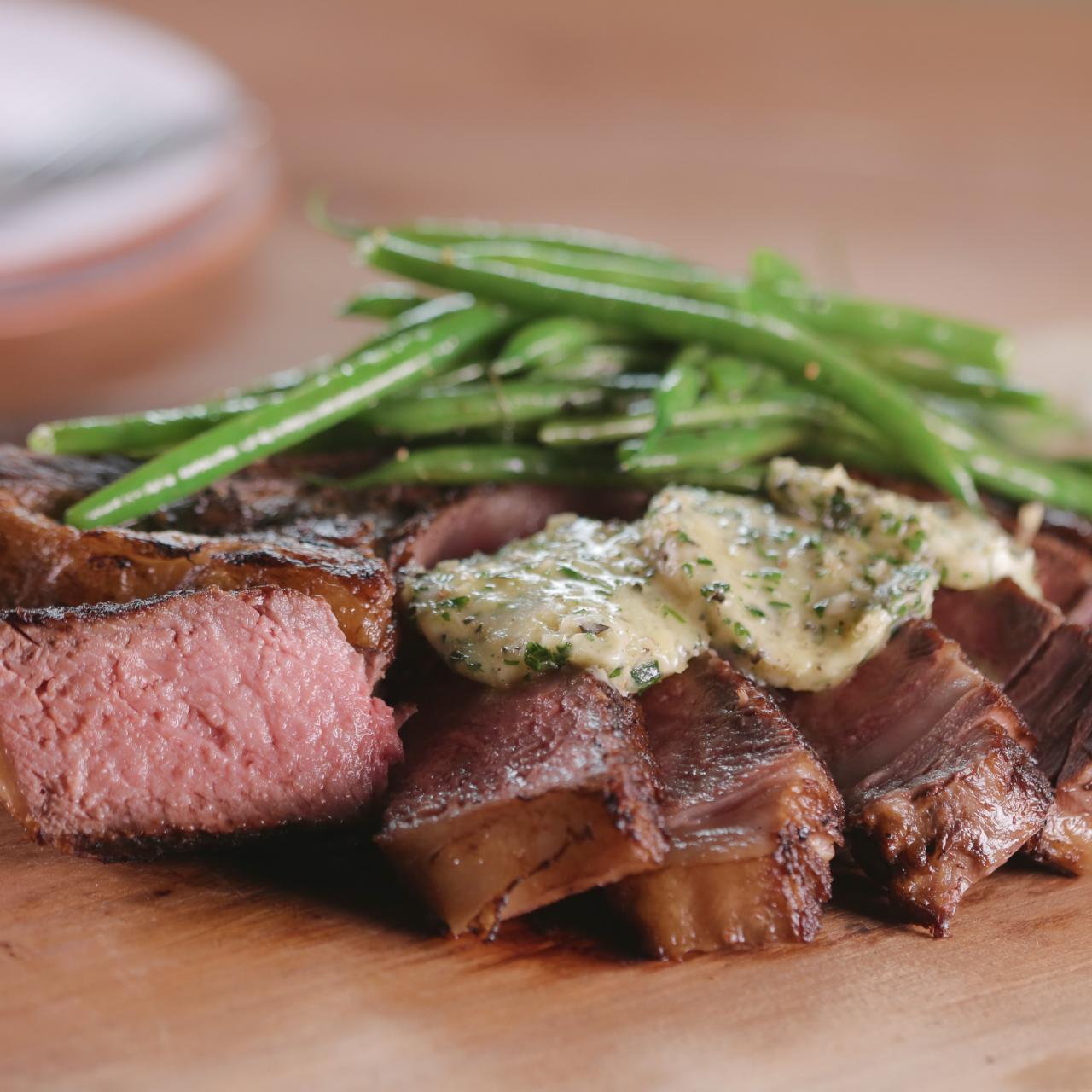 https://food.fnr.sndimg.com/content/dam/images/food/fullset/2016/3/1/0/CCSPL201H_Seared-Steak-and-Green-Beans-with-Herbed-Butter_s4x3.jpg.rend.hgtvcom.1280.1280.suffix/1456953736755.jpeg