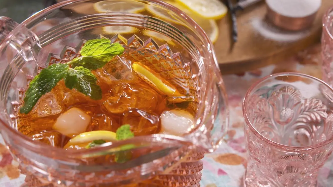 Minty Spiked Vanilla Iced Tea