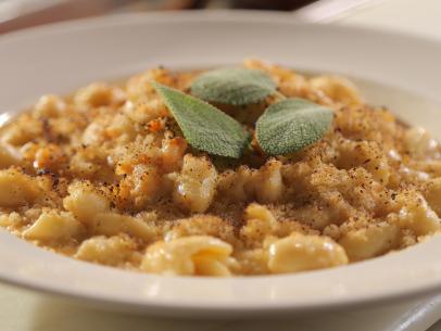 WS of the truffle lobster mac & cheese dish from DiGiorgio's Café Largo in Key Largo, FL as seen on Food Network's Diner, Drive-Ins and Dives episode DV2405.