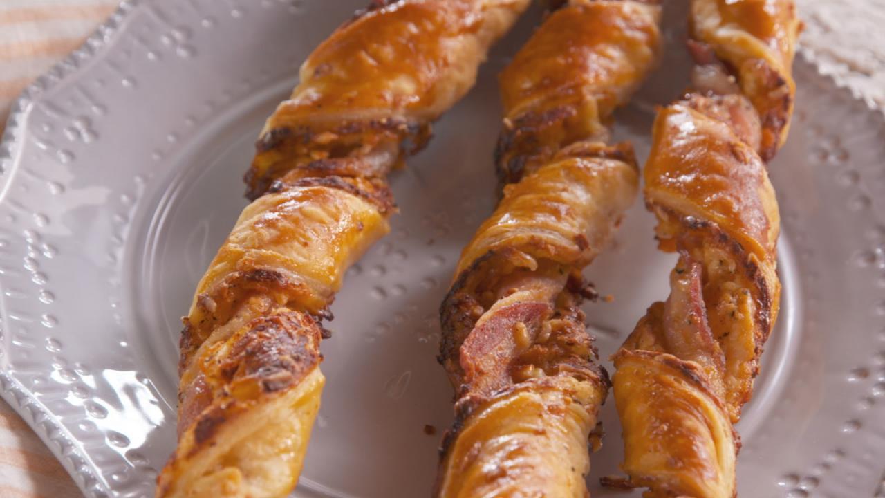 Bacon-Cheddar Straws