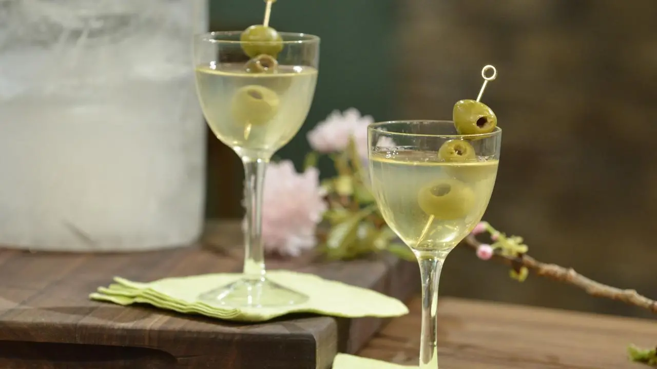 GZ's Classic Dirty Martini