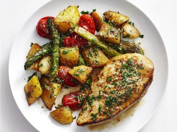 Chicken with Garlic Potatoes and Asparagus image