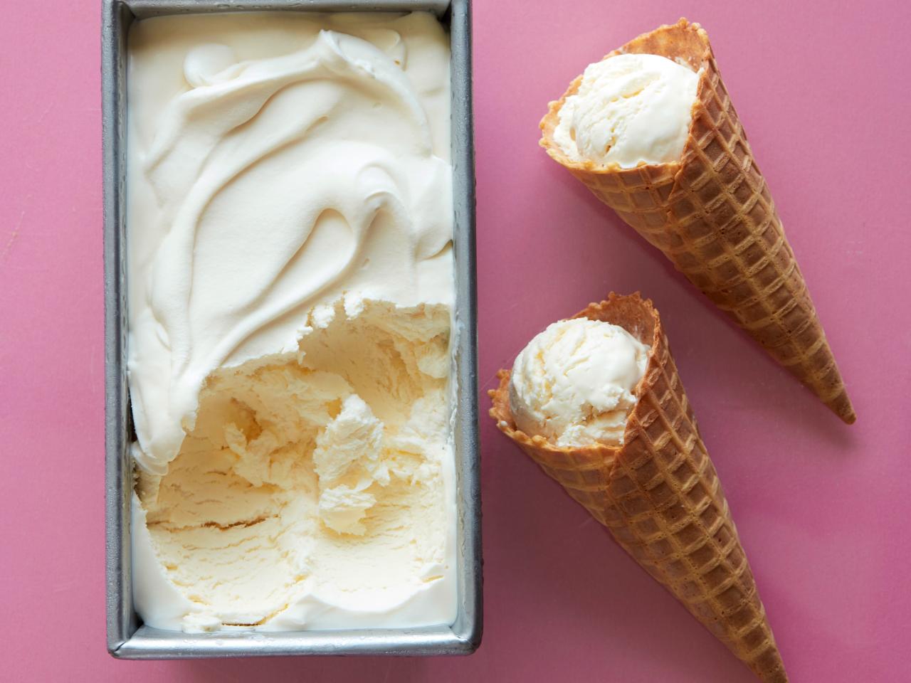 Ultimate vanilla ice cream with the ice cream maker