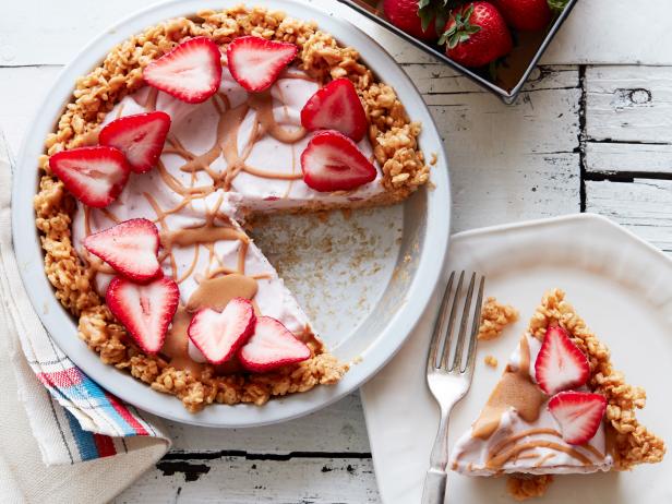 4-Ingredient Peanut Butter-Strawberry Ice Cream Pie image