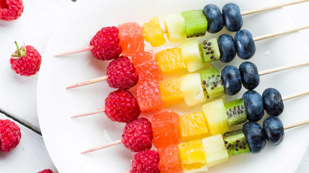 https://food.fnr.sndimg.com/content/dam/images/food/fullset/2016/4/28/0/fnd_rainbow-fruit-skewers.jpg.rend.hgtvcom.1280.720.suffix/1461876786888.jpeg