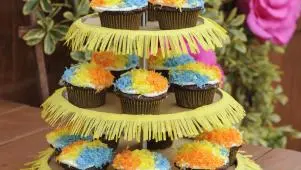 Pinata Cupcakes
