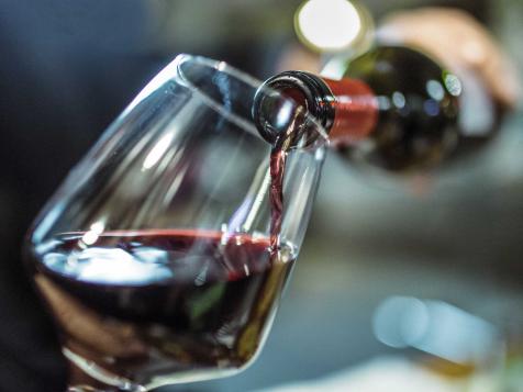 sporadisk vi gødning Why Wine Gives You Headaches, and 4 Tips for Avoiding Them | FN Dish -  Behind-the-Scenes, Food Trends, and Best Recipes : Food Network | Food  Network