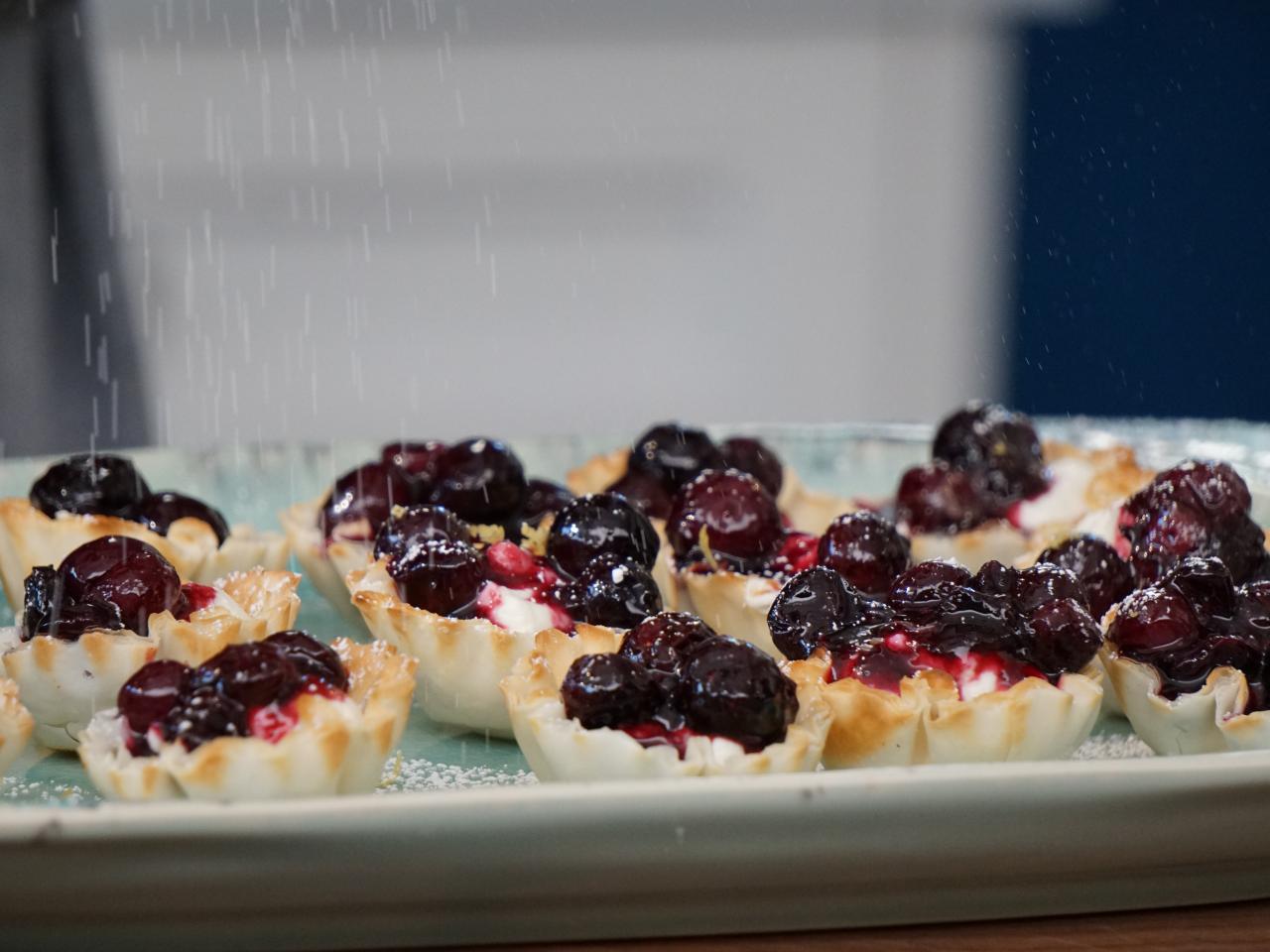 Berry phyllo cups with lemon cheesecake cream - Caroline's Cooking