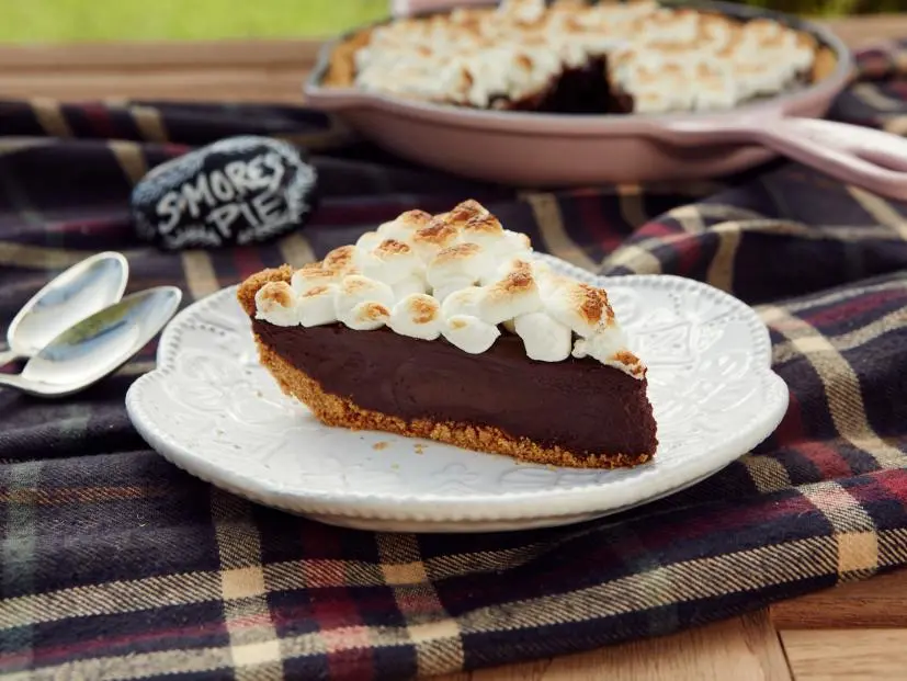 Host Patricia Heaton's dish, Smores Cast Iron Pan Pie, as seen on Food Network’s Patricia Heaton Parties, Season 2.