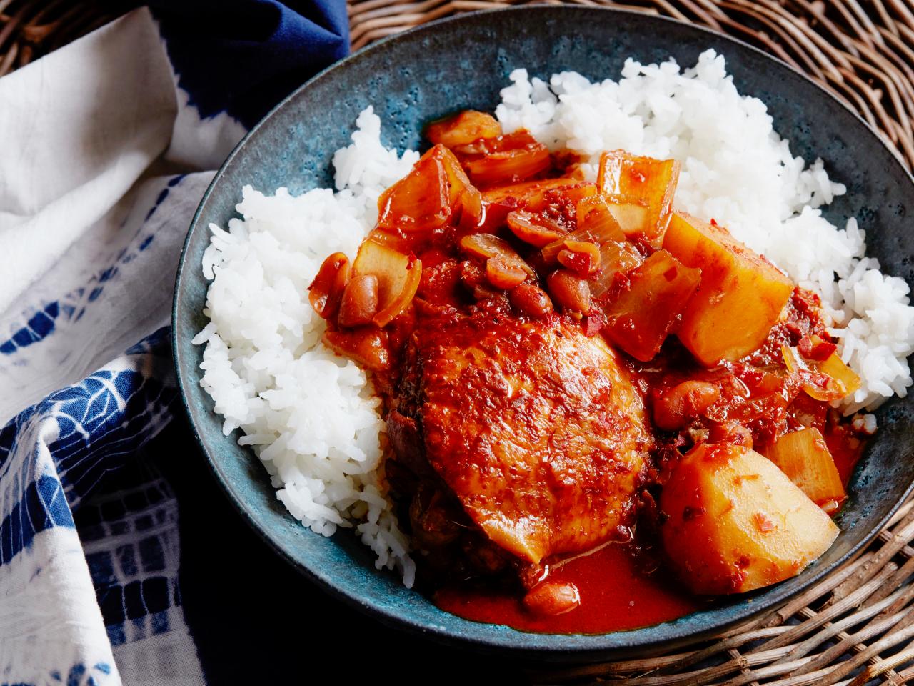 Quick 30-Minute Chicken Massaman Curry - El Mundo Eats