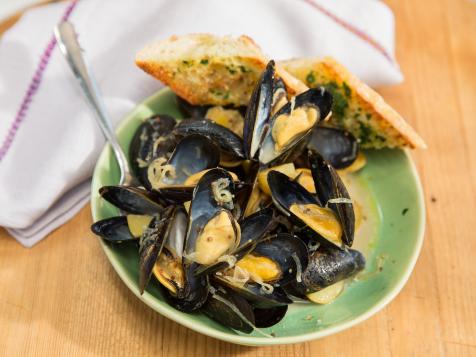 Slow-Cooker Mussels with a Creamy Wheat Beer and German Mustard Sauce