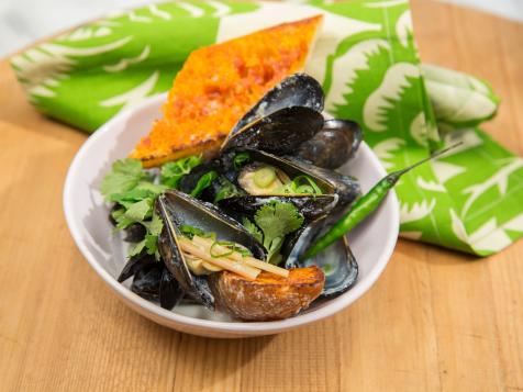 Slow-Cooker Thai Coconut Mussels