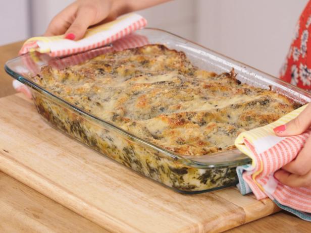 Chicken Sausage With Spinach And Artichoke Lasagna Recipe Kelsey Nixon Food Network