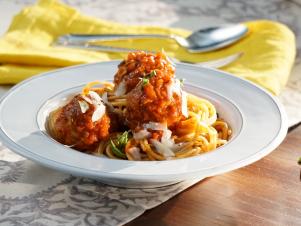 VB0312H_Moms-Spaghetti-and-Meatballs_s4x3