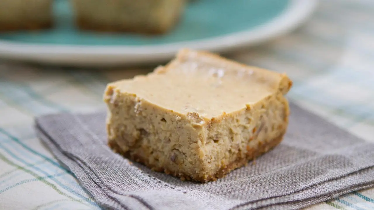 Praline Cheesecake Bars