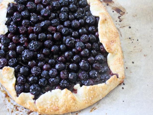 Blueberry Crostata image