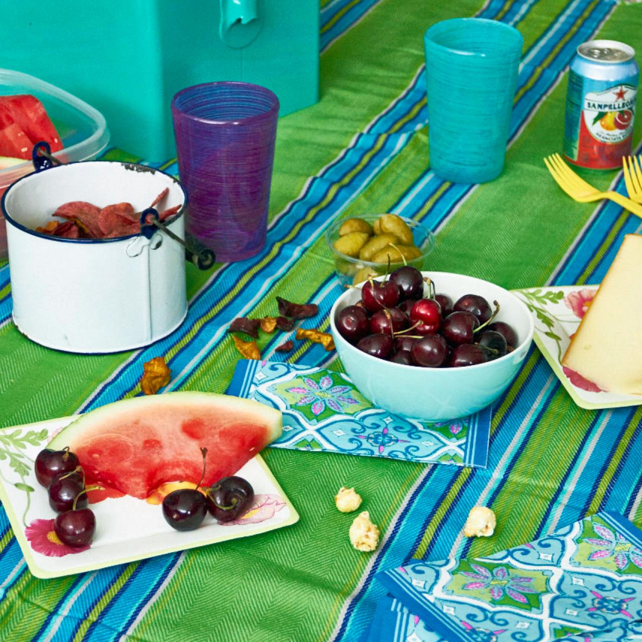 5 Easy Picnic Ideas for the Perfect Summer Day!