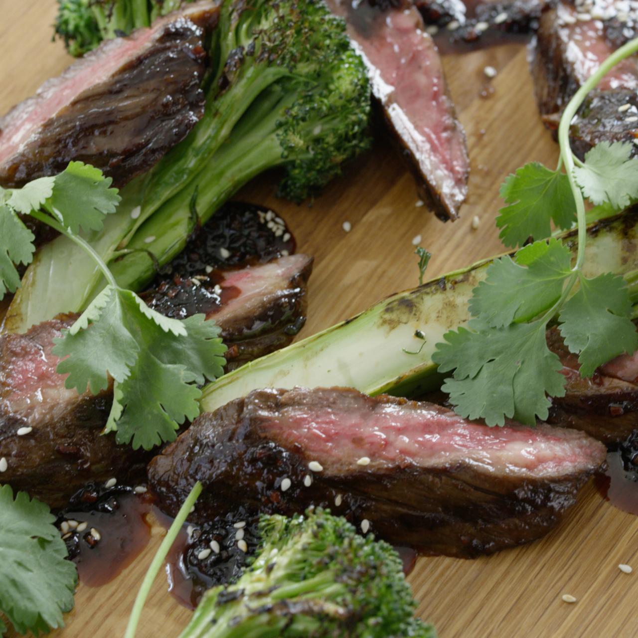 https://food.fnr.sndimg.com/content/dam/images/food/fullset/2016/8/22/0/TISP01H_teriyaki-skirt-steak-with-grilled-broccoli_s4x3.jpg.rend.hgtvcom.1280.1280.suffix/1472105351340.jpeg