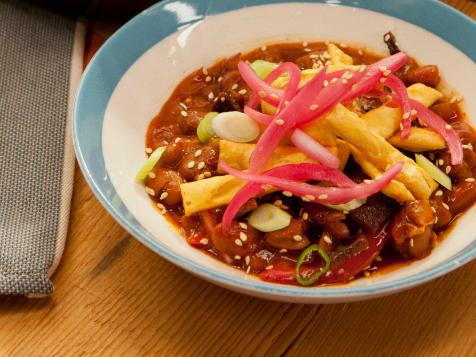 Crispy Crunchy Pig Candy Sriracha Baked Beans