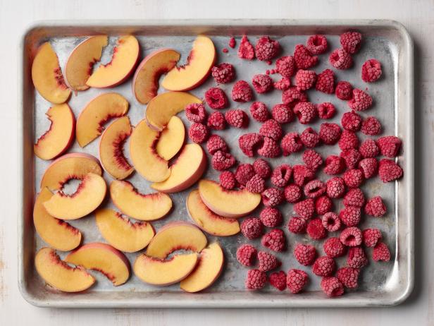 https://food.fnr.sndimg.com/content/dam/images/food/fullset/2016/9/22/0/FNK_Uses-for-Sheet-Pan-Fruit-Freezer_s4x3.jpg.rend.hgtvcom.616.462.suffix/1474560183679.jpeg