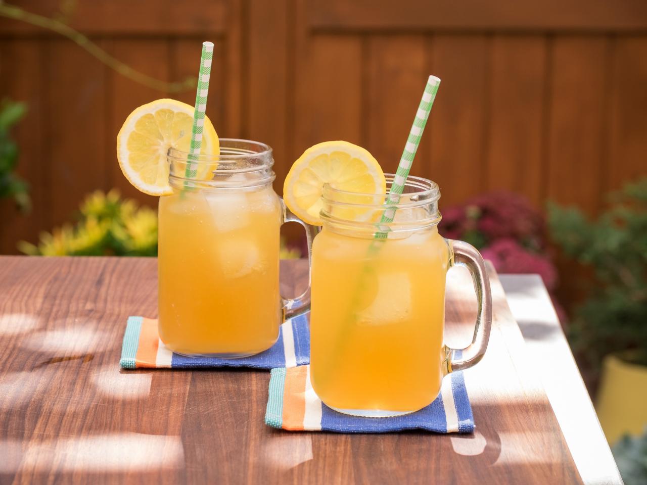 Homemade Peach Tea Vodka (Plus the Spiked Peach Arnold Palmer!) Recipe -  The Cookie Rookie®