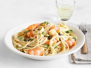 FNM030117_Lemon-Spaghetti-with-Shrimp_s4x3