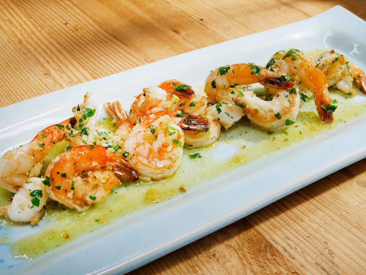 https://food.fnr.sndimg.com/content/dam/images/food/fullset/2017/1/26/1/KC1205_Shrimp-Scampi_s4x3.jpg.rend.hgtvcom.1280.960.suffix/1485716779139.jpeg