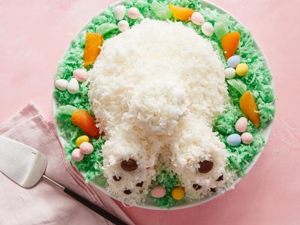 Need a last minute Easter dessert? 🐰 This bunny butt cake is so cute and  super easy to make. All you need is vanilla cake, easy… | Instagram