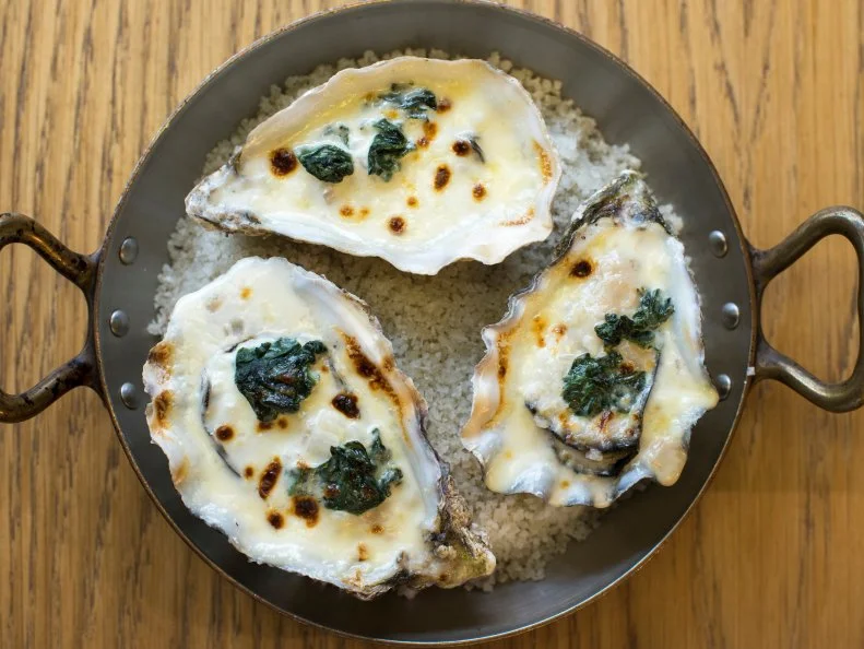 2016 december 20, gratined oysters at la bour et la vie, paris, fr.