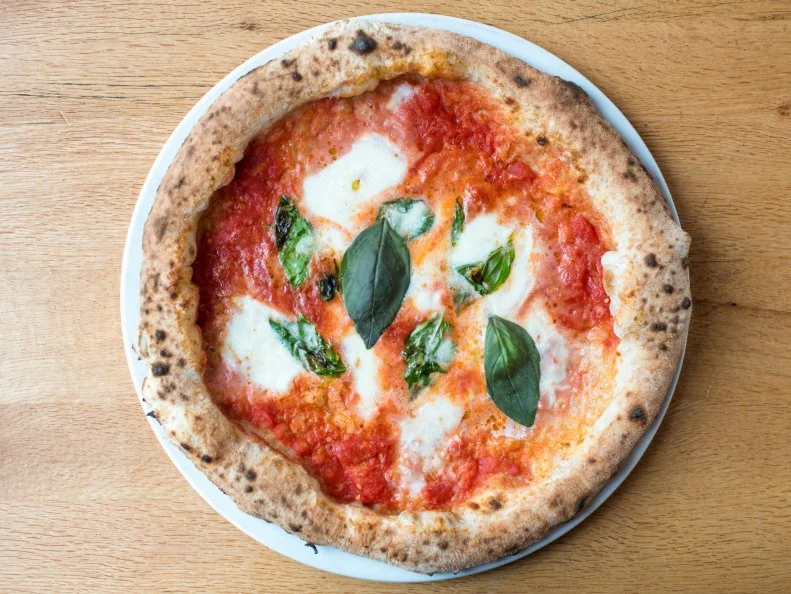 2016 december 21, pizza margherita at Popine, Paris, FR.