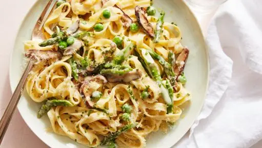 Pasta alla Alfredo Vegetale (Vegetable Alfredo Pasta)
