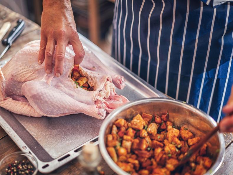 Thanksgiving Stuffing Do's and Don'ts | Thanksgiving Recipes, Menus ...