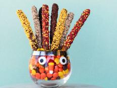 The cutest treats to keep kids busy on Thanksgiving Day from Food Network and others.