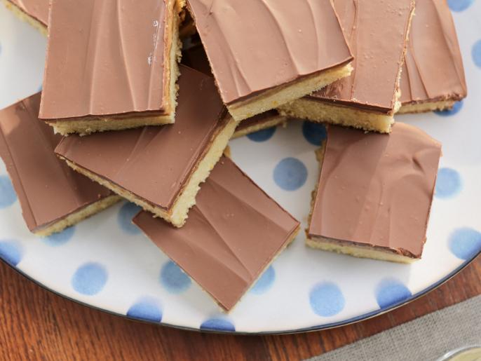 Chocolate Peanut Butter Cakes Recipe Valerie Bertinelli Food Network