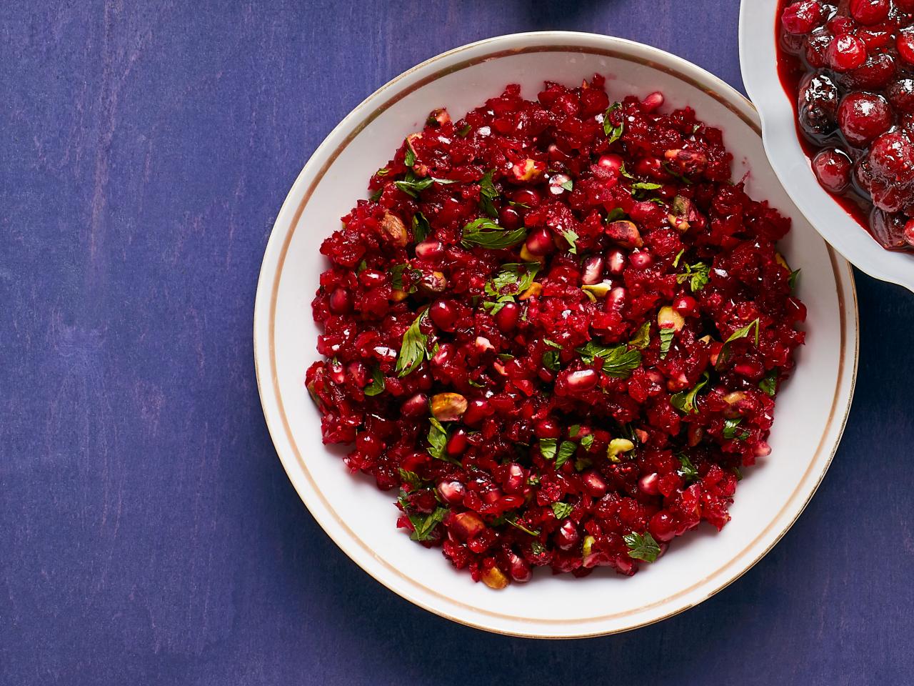 https://food.fnr.sndimg.com/content/dam/images/food/fullset/2017/10/3/0/FNM_110117-Cranberry-Pomegranate-Relish_s4x3.jpg.rend.hgtvcom.1280.960.suffix/1507048052877.jpeg