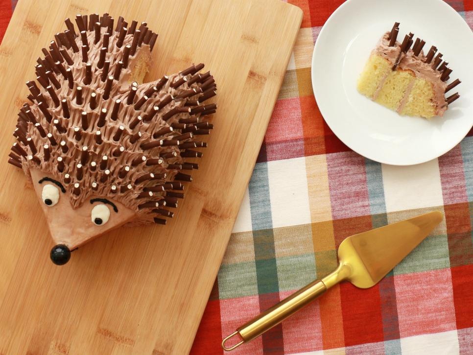 How to Make an Adorable Hedgehog Cake | Everyday Celebrations: Recipes ...
