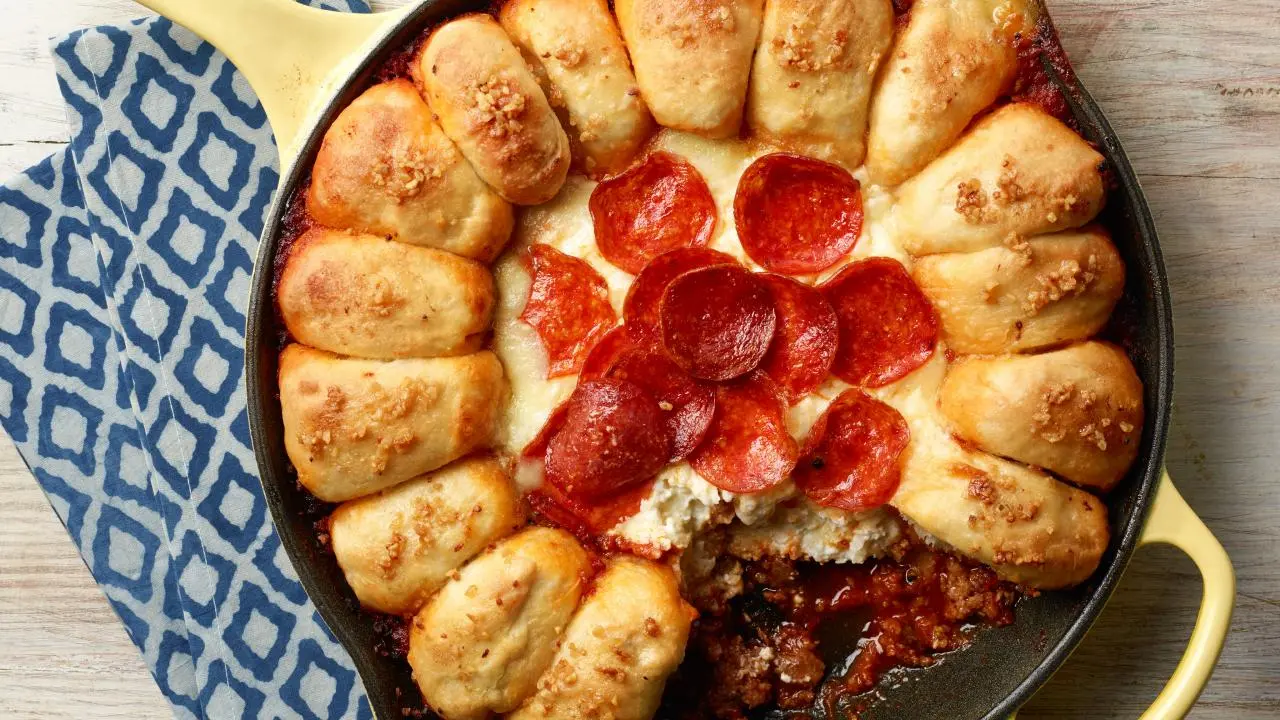 Bread Ring Pizza Dip