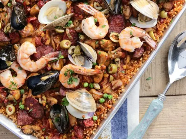 Valerie's Super Easy Oven Paella Recipe | Valerie Bertinelli | Food Network
