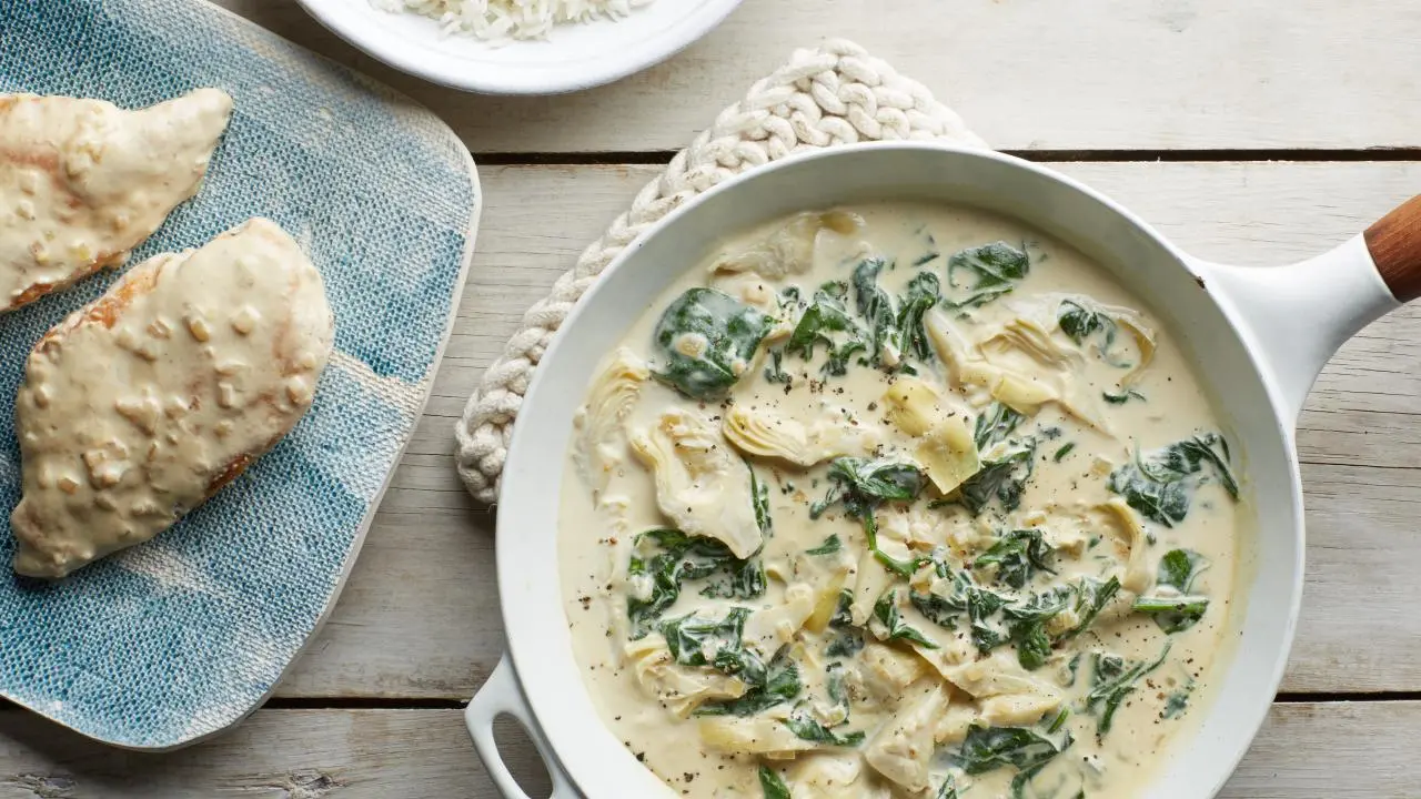 Creamy Spinach and Artichoke Chicken Skillet