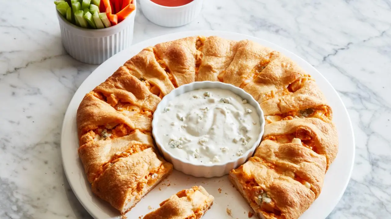 Buffalo Chicken Crescent Ring
