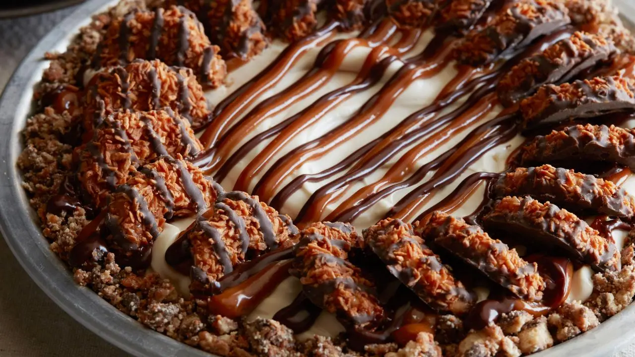 Samoa No-Bake Cheesecake Pie