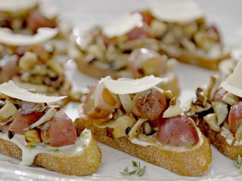 Mushroom and Grape Crostini Recipe Giada De Laurentiis Food Network