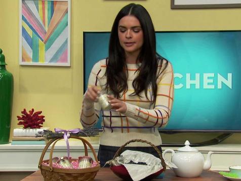 How to Make a Lemon Lavender Sugar Scrub