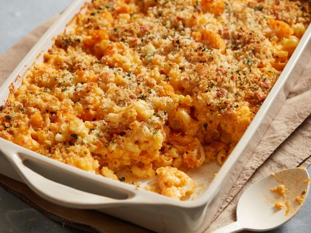 Buffalo Cauliflower Baked Mac and Cheese image