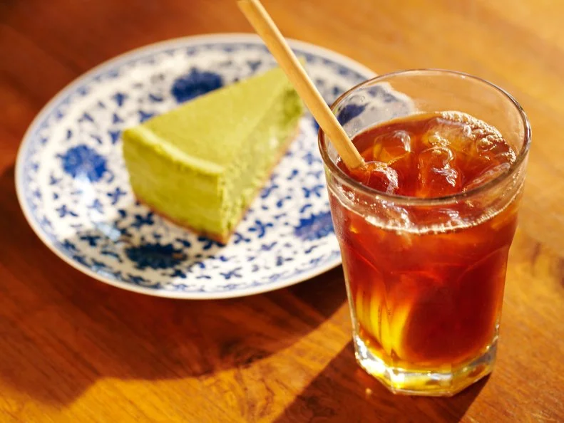 teakha kitchen caramelized iced lemon tea with green tea cheesecake