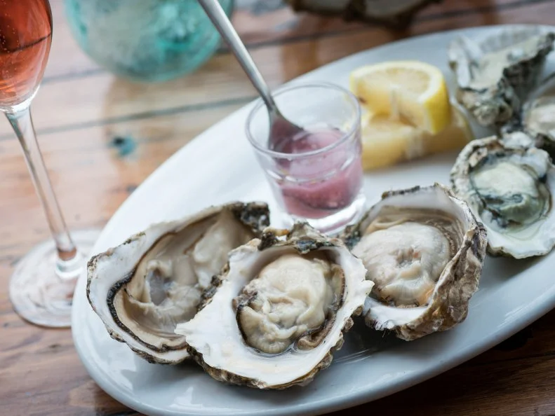 Try Alaska oysters every which way:  mornay, rockefeller, bienville, bruschetta, thomas, kilpatrick, casino, oscar, mexicana, cortez, pan fried, and saint jacques. Wash them all down with a wide variety of champagnes at Anchorage’s Bubbly Mermaid Oyster Bar, an intimate locale where the counter is made from the bow of a boat.