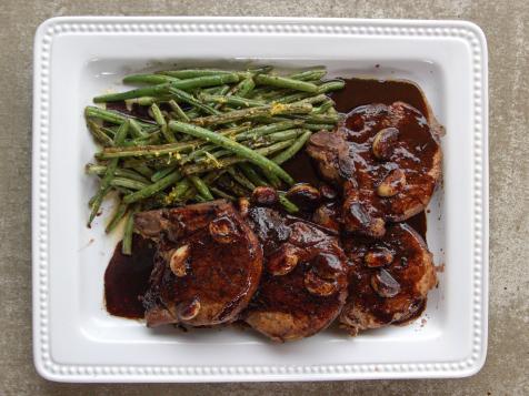 Pork Chops with Wine and Garlic
