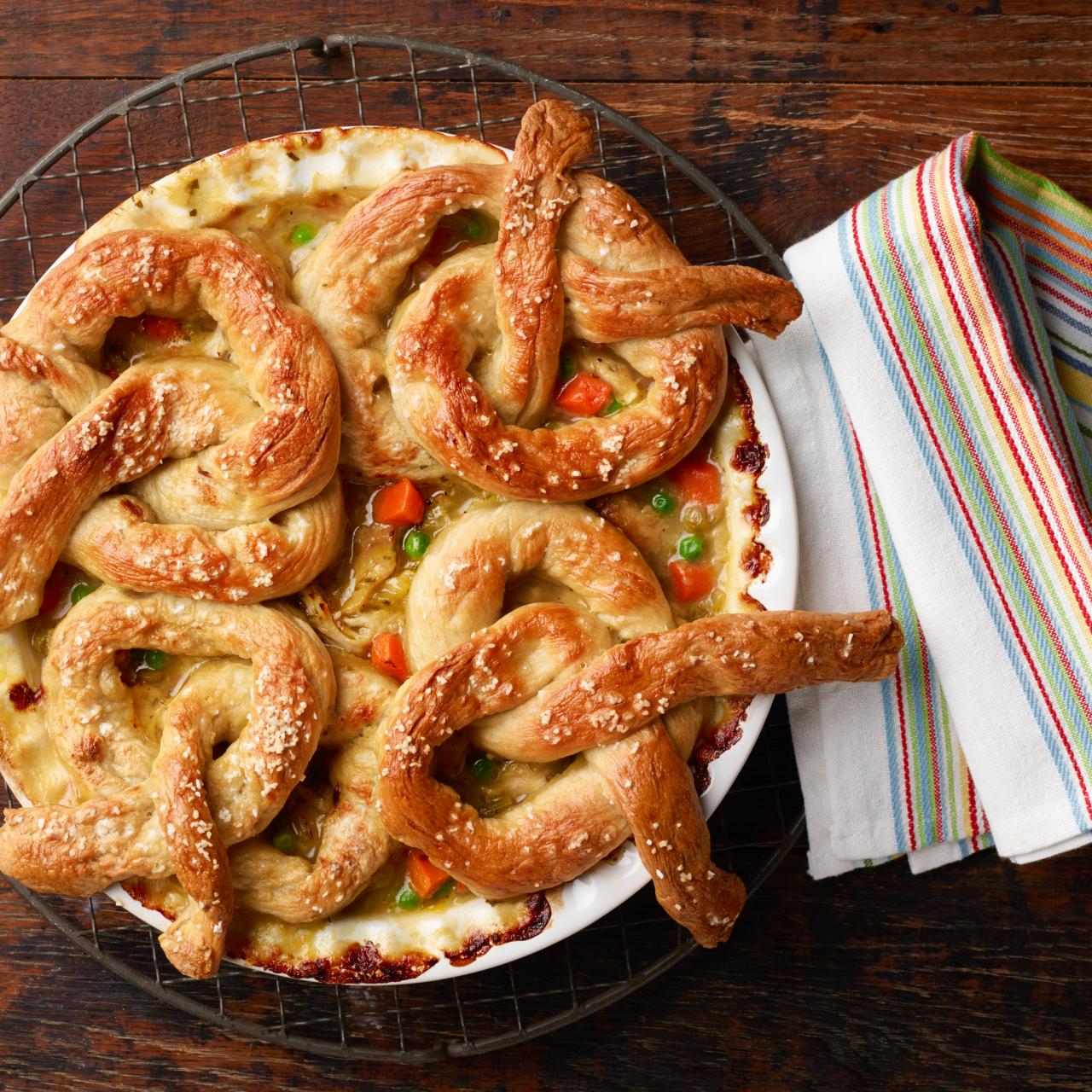 https://food.fnr.sndimg.com/content/dam/images/food/fullset/2017/5/12/0/FNK_Pretzel-Pot-Pie-H_s4x3.jpg.rend.hgtvcom.1280.1280.suffix/1494598631582.jpeg