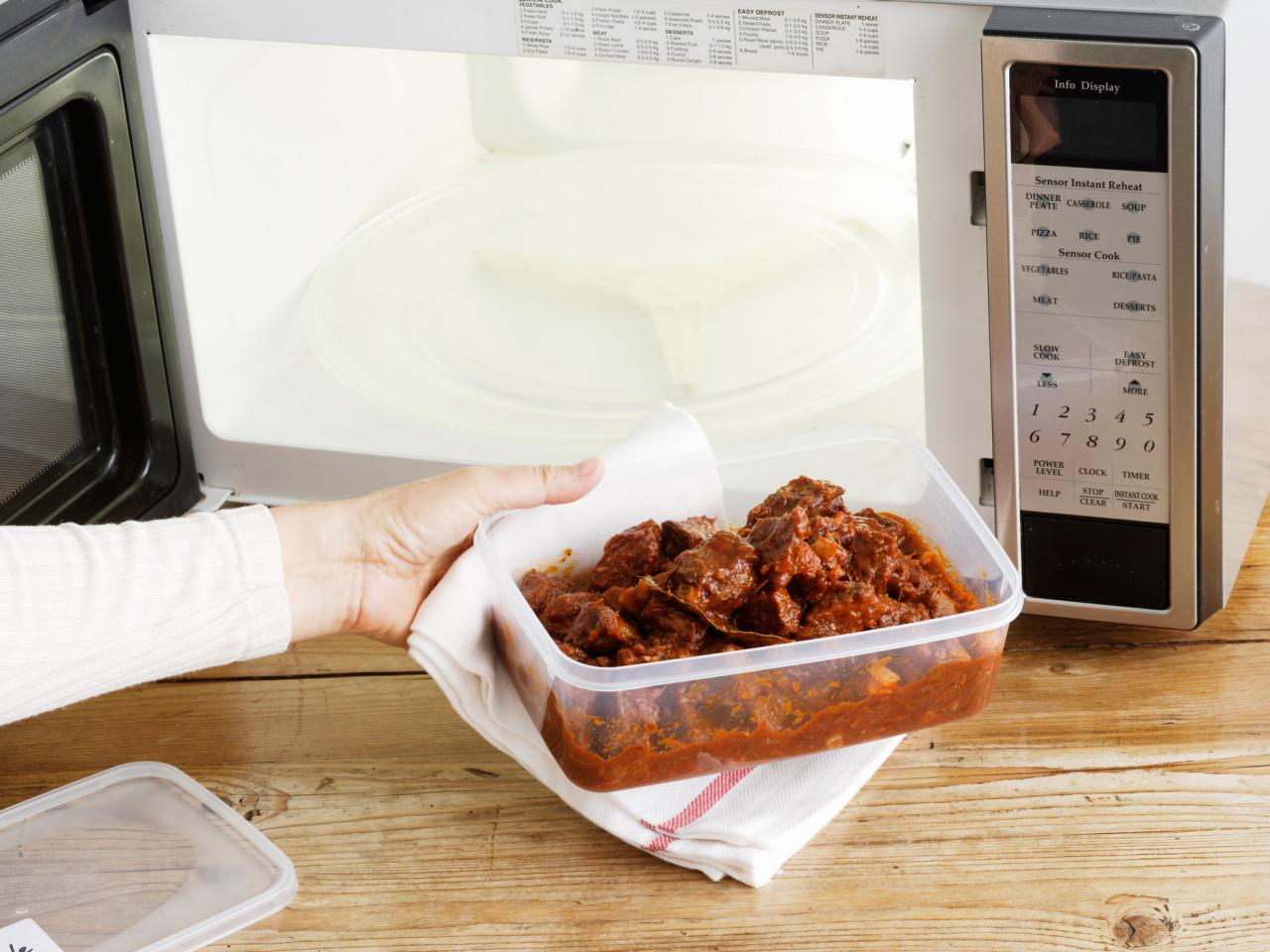 How to Reheat Leftovers in the Microwave, Cooking School